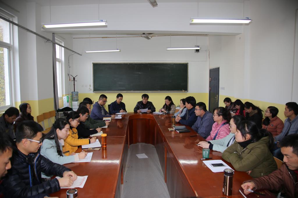 学院党总支召开党员大会选举出席学校第二次党代会代表